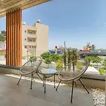 Premier 105 1 Bed Apartment *