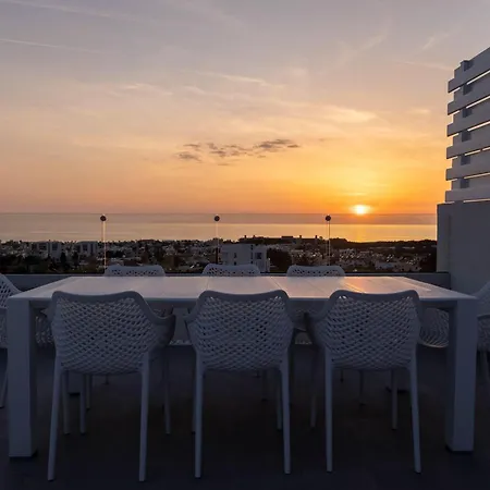 Premier 105 1 Bed Appartement *