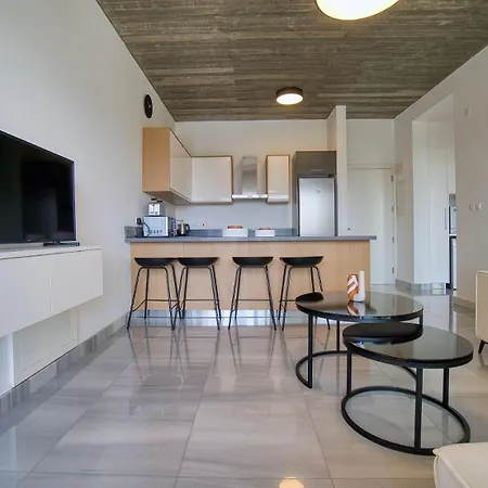 Premier 105 1 Bed Appartement *