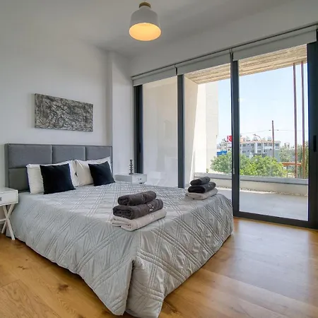 Premier 105 1 Bed Πάφος